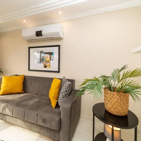 Exquisite Flat With Sea View Near Hadrian Gate Apartment